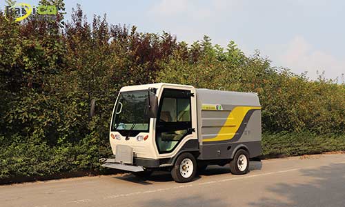 電動高壓清洗車，協(xié)同作業(yè)為道路環(huán)衛(wèi)查漏補(bǔ)缺