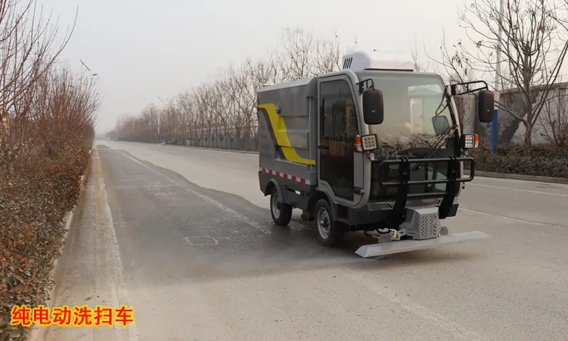 在全世界暢銷的電動小型高壓沖洗車，解決95%環(huán)衛(wèi)難題，你不想試一下效果嗎？