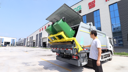 新能源壓縮式垃圾車BY-YS8000操作環境